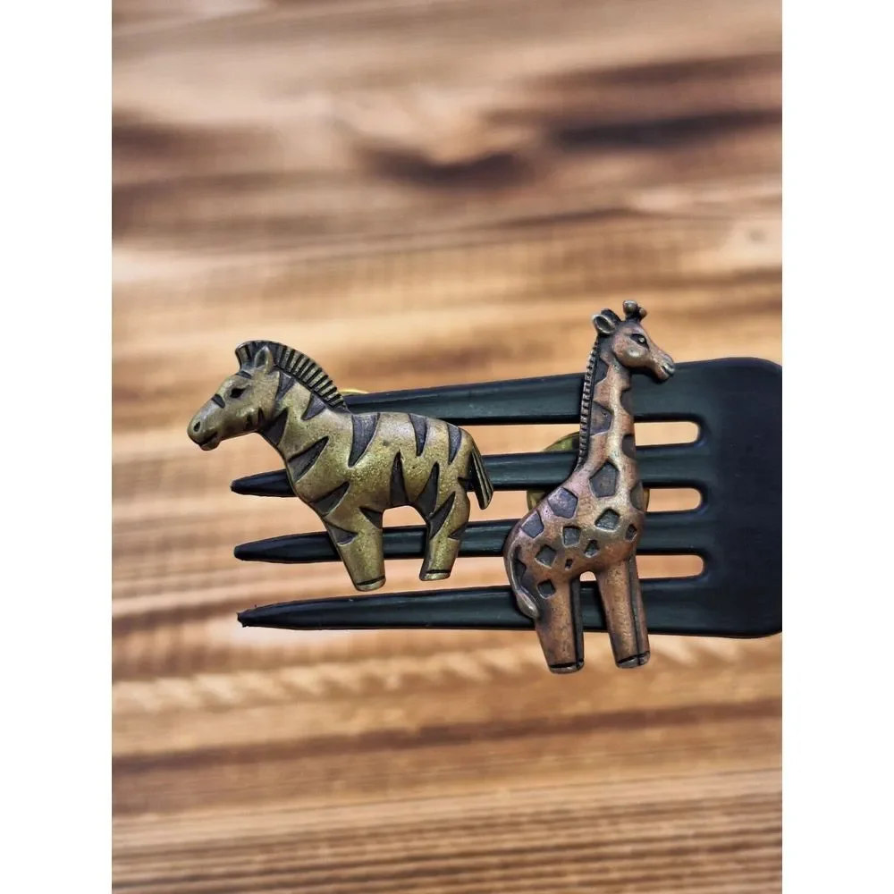 Zebra Giraffe Brooch Lapel Tie Pin Signed JJ‎ Vintage 1